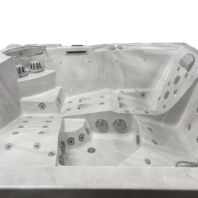 Whirlpool Alpha 923 für 5 Personen